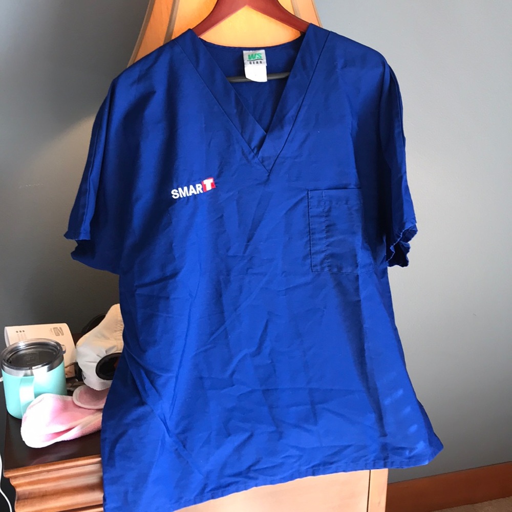 Scrub top XL FITS XXL
